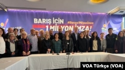 “Barış İçin 1 Milyon İmza” kampanyasına ilk imzayı koyan HDK Eş Sözcüsü ve DEM Parti Erzurum milletvekili Meral Danış Beştaş, sürecin işlemesi için yalnız partilerin değil, yurttaşların da sürece müdahil olması gerektiğini söyledi. 